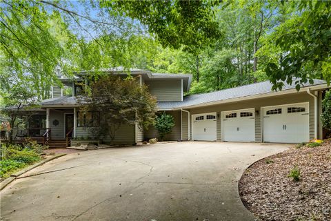 306 Kings Way