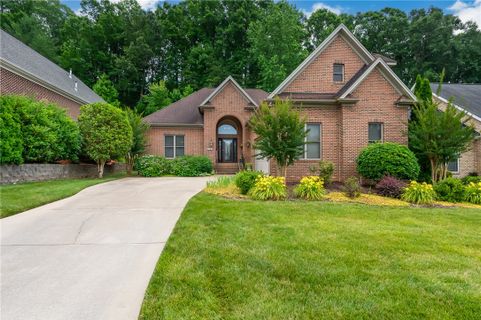 18 Calmar Court