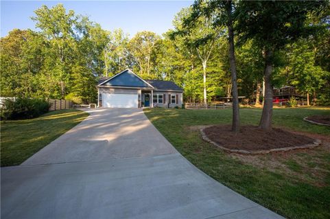 426 Wood Street sold home in Brockwood, Central, SC