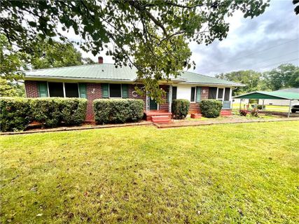 1021 S Walnut Street sold home in Sherwood Forest, Seneca, SC