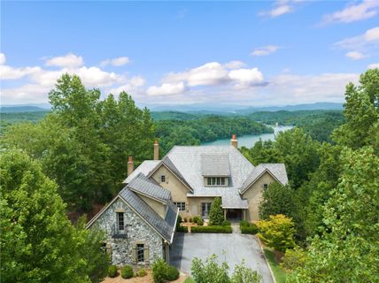 802 Top Ridge Drive