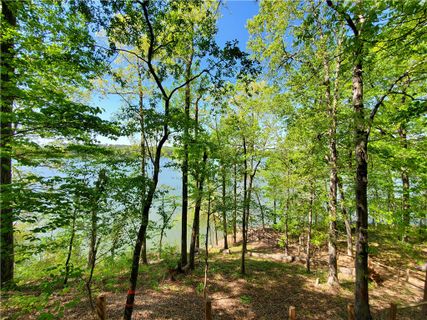 Lot 6 Horseshoe Bend Drive sold home in Horseshoe Bend, Westminster, SC