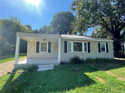 834 Greenville Street sold home in Warley Woods, Pendleton, SC