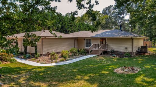 2204 Cobbs Way