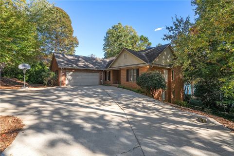 208 Amethyst Way