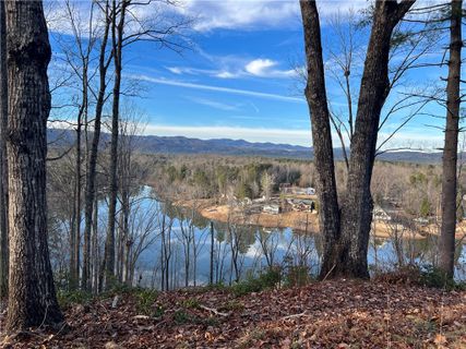335 South Shore Drive sold home in Whitewater Lake, Tamassee, SC