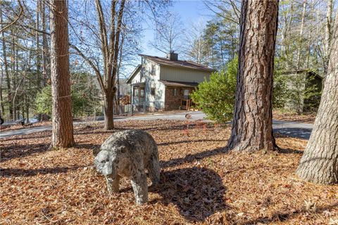 627 N Lake Drive sold home in Whitewater Lake, Salem, SC