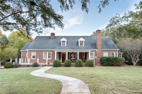 Previously sold for $614,000