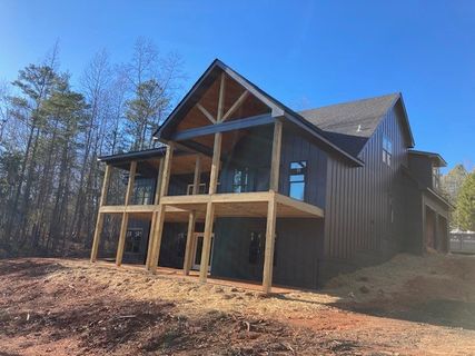 228 Lake Place Drive sold home in Lake Place, Lavonia, GA