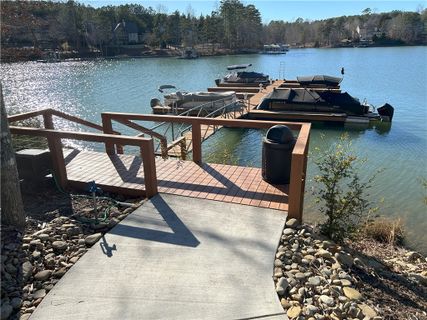 Lot 63 Four Views Court sold home in Pointe Harbor, Seneca, SC
