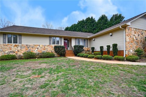 1402 Stonehurst Drive sold home in Hanover (Anderson), Anderson, SC