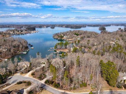 210 S Summit Drive Lot 90 sold home in The Summit, Seneca, SC