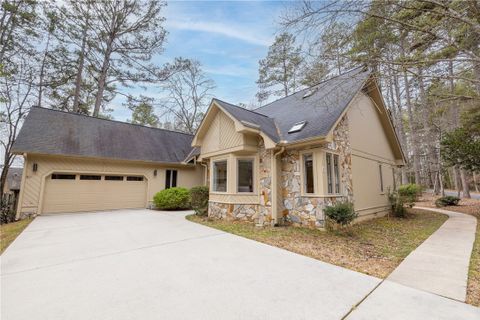 3 Leeward Court