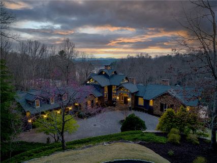 112 White Violet Way