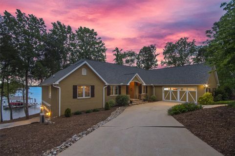 519 Beacon Shores Drive sold home in Beacon Shores, Seneca, SC