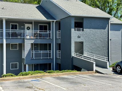 404 Northlake Drive
