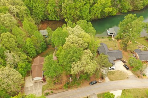 320 Shorecrest Drive sold home in Lakewood Estate, Seneca, SC