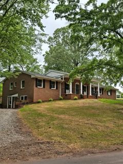 212 N Isundega Street sold home in No Subdivision, Westminster, SC