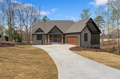 804 Grey Oaks Drive