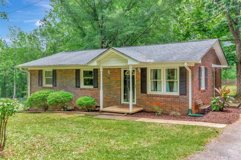 855 Robinhood Drive sold home in Sherwood Forest, Walhalla, SC
