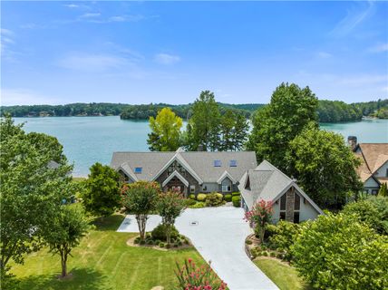 403 Bay Hill Drive sold home in The Woods At Keowee, West Union, SC