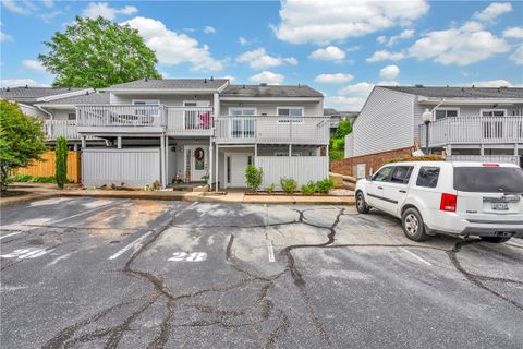 28 Spinnaker Court sold home in Harbor Town, Greenville, SC