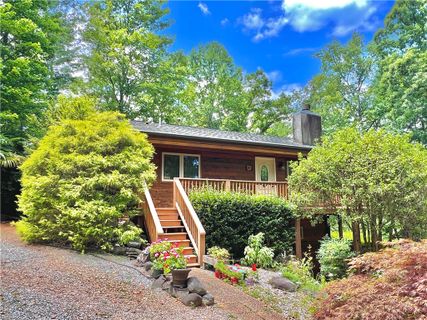 119 Mountain Top Drive sold home in Whitewater Lake, Tamassee, SC