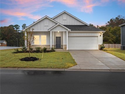 301 Roderick Lane