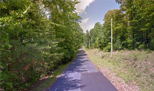 Lot 9 & 10 E Lakeshore Drive sold home in Northeast Shores, Fair Play, SC