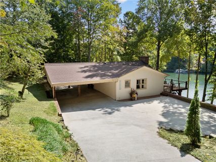 312 Hillandale Road sold home in White Oak Cliff, Seneca, SC