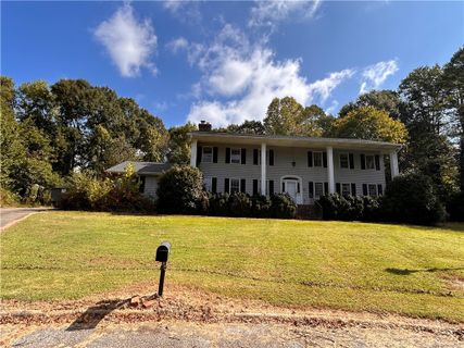 102 Buckingham Court