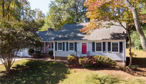 210 Kings Way sold home in Camelot, Clemson, SC