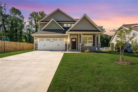 5 Karkinnen Court