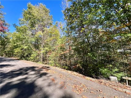 120 Falcon Crest Way sold home in Rock At Jocassee, Pickens, SC