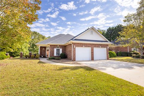 104 Camelot Drive sold home in The Crossing, Seneca, SC