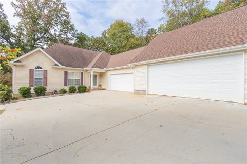 127 Inlet Pointe Drive sold home in Inlet Pointe Cove, Anderson, SC