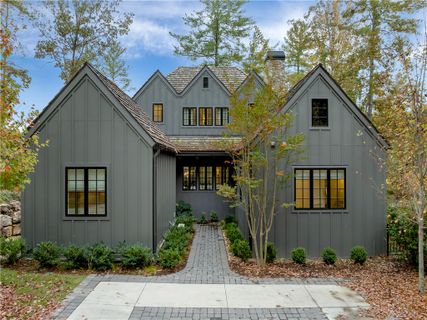 231 S Lake Drive