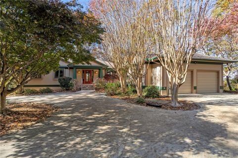 208 Wynmere Way sold home in East Shores, Seneca, SC