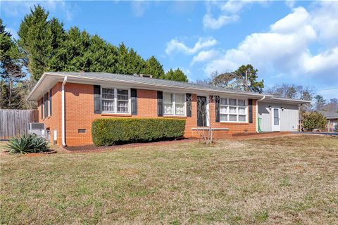 303 Catawba Circle sold home in Indian Hills, Seneca, SC