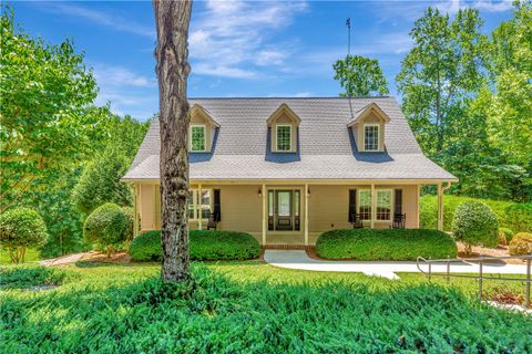 121 Woods Drive sold home in The Woods At Keowee, West Union, SC