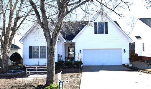 124 Elliott Circle sold home in Village at Marchbanks, Anderson, SC