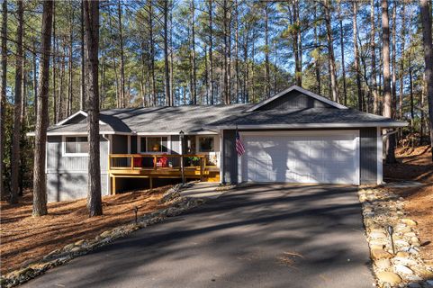 18 Fair Wind Drive
