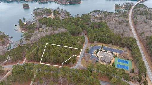 104 N Waterside Drive