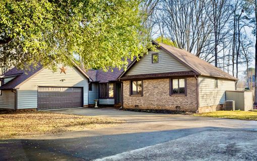 2512 Cobbs Way