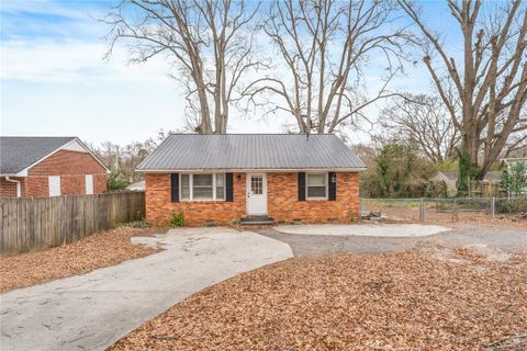 306 Dogwood Street