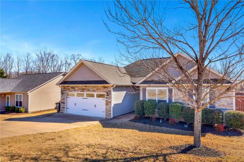 128 Alberta Circle