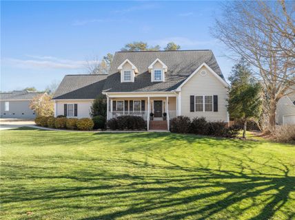 105 Ridgestone Drive sold home in Greystone Creek, Central, SC