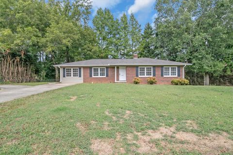 207 Forest Drive
