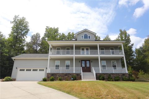579 Issaqueena Trail sold home in Camelot, Clemson, SC