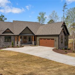 2610 Dog Leg Lane